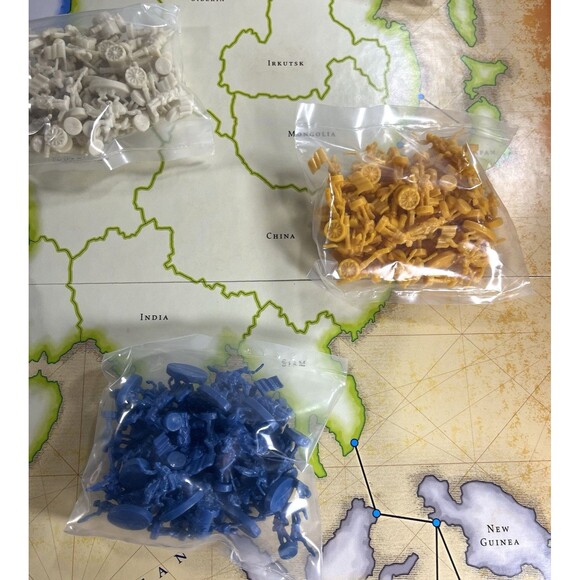 Risk The Game of Global Domination Golden Cavalry Token 2003 Open Box Unplayed - Picture 9 of 14